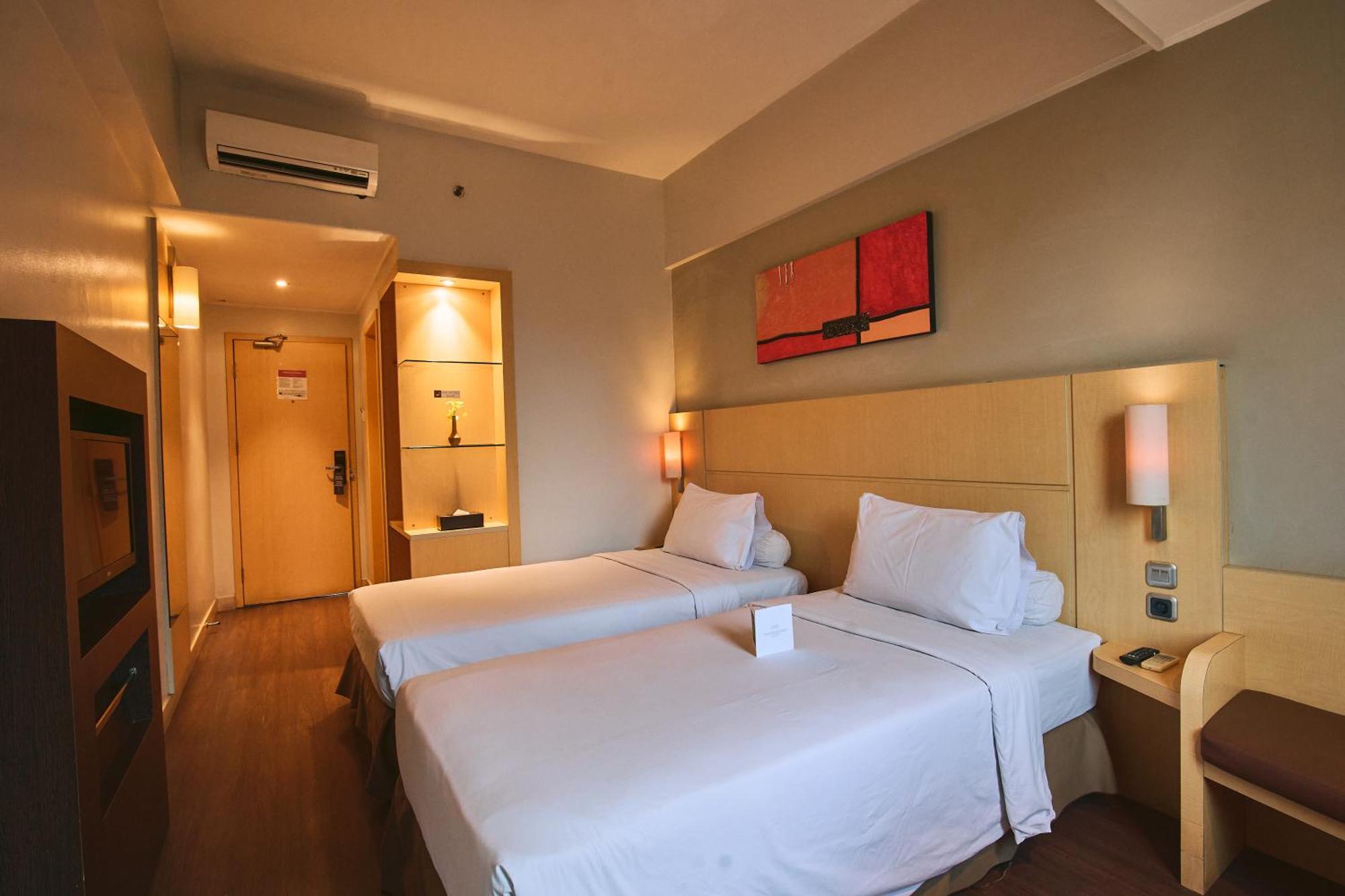 Horison Arcadia Wahid Hasyim Hotel Jakarta Exterior photo